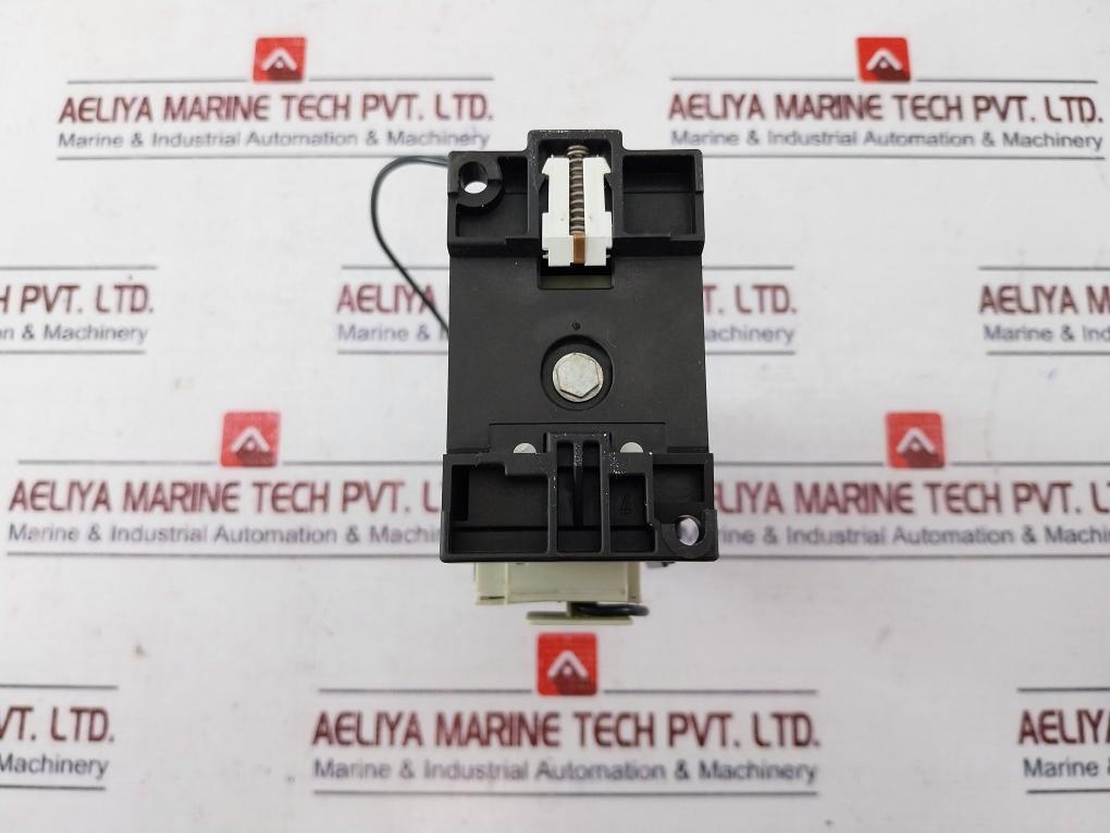 Siemens 3Tf3100-0B Contactor 22A 500V Aux Contacts A600/P600 3Tx4010-2A