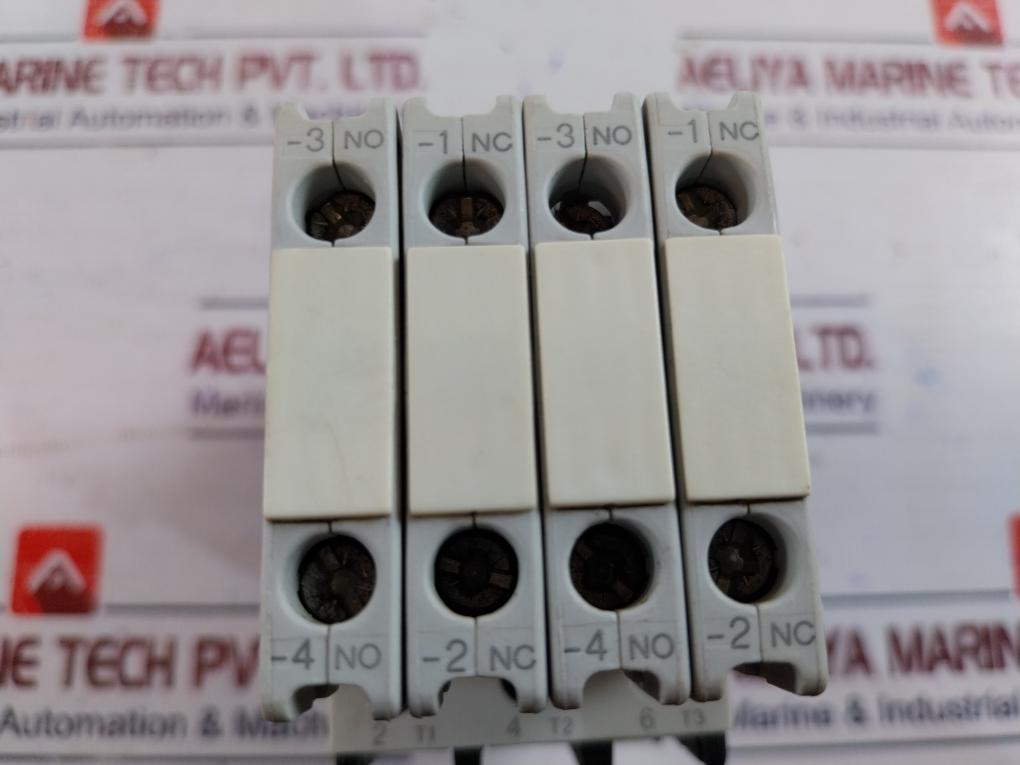 Siemens 3Tf32 00-0A Power Contactor With Auxiliary Contact Block 3Tx4010-2A