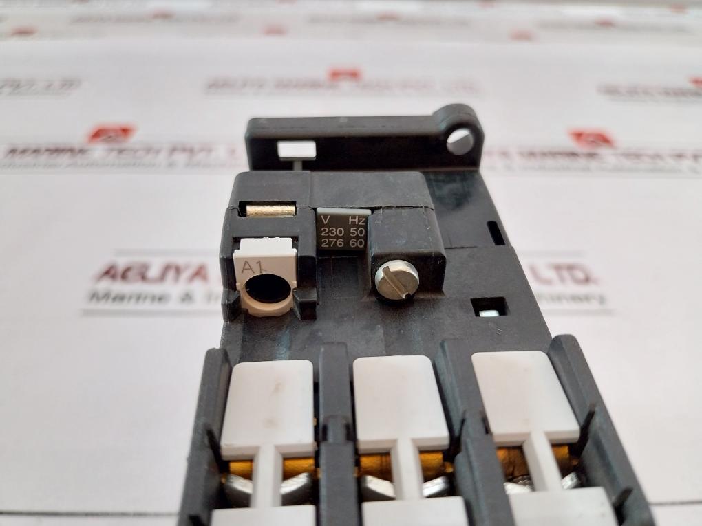 Siemens 3Tf33 00-0A Air Break (Power) Contactor With Auxiliary Switch 3Tx4001-2A