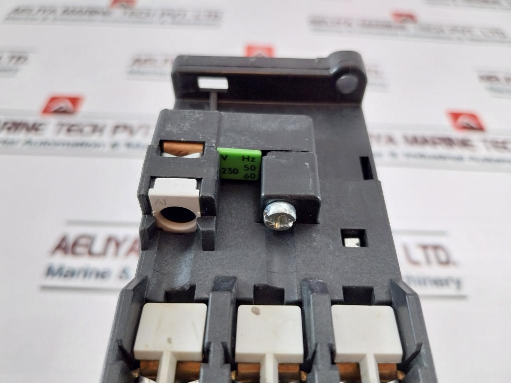 Siemens 3TF4222-0A Contactor 30A 600V AC