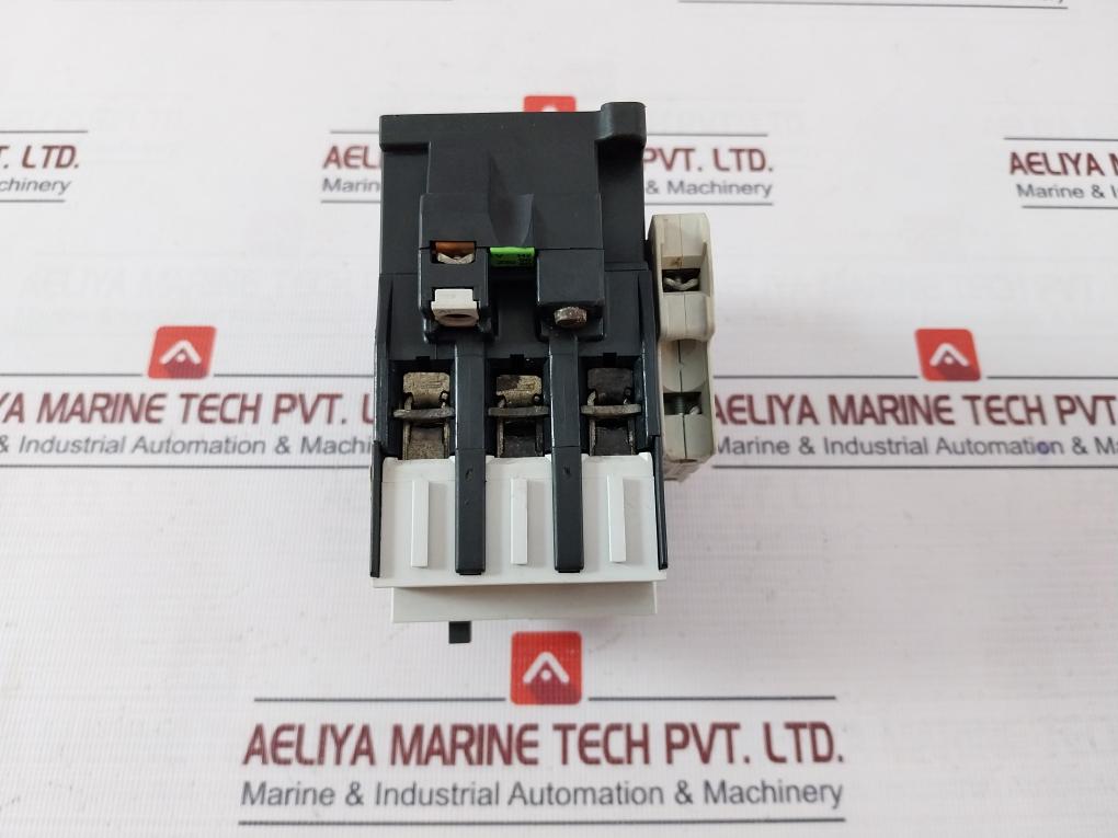 Siemens 3Tf4522-0A Auxiliary Contact 230V 50/60 Hz Iec 947/Vde 0660 55A 600V Ac