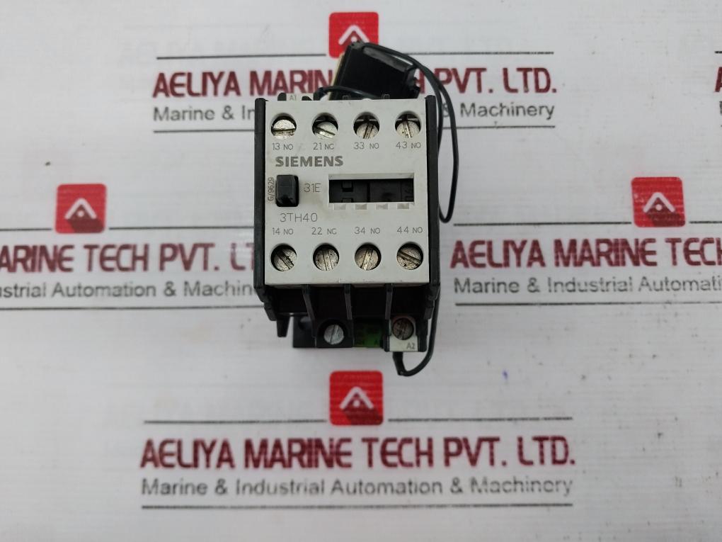 Siemens 3Th40 Auxiliary Contactor 230V 50-60Hz 2K2/2Z2 13.0423