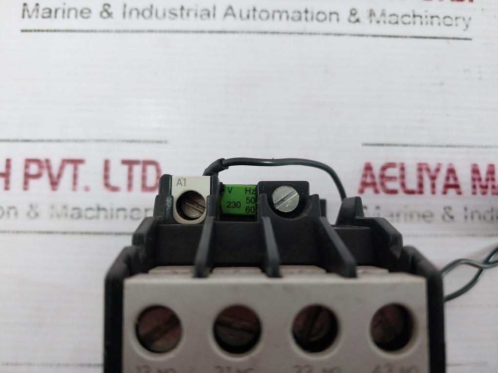 Siemens 3Th40 Auxiliary Contactor 230V 50-60Hz 2K2/2Z2 13.0423