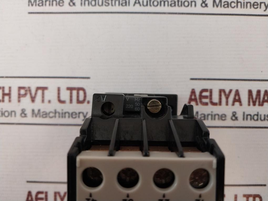 Siemens 3Th80 04-0A Contactor 220V 50/60 Hz