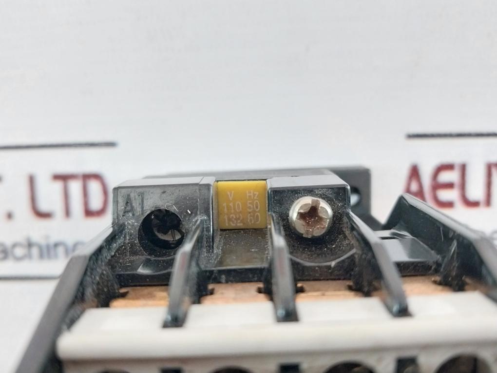 Siemens 3Th82 44-0A Contactor 110V 50Hz 132V 60Hz