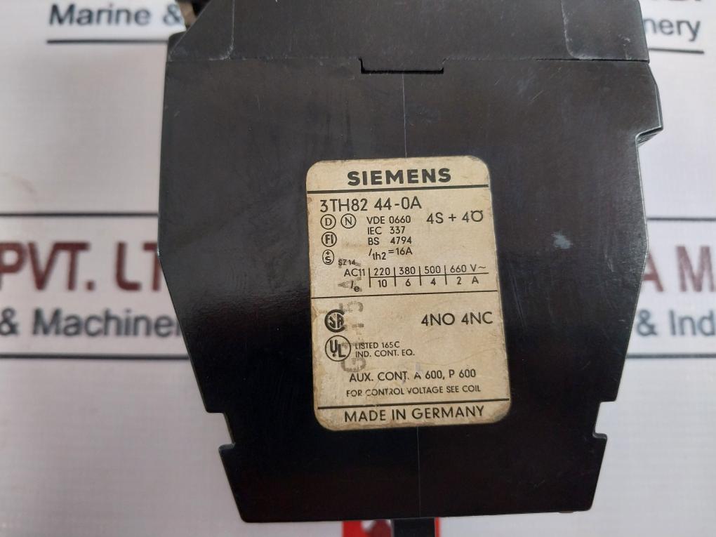 Siemens 3Th82 44-0A Contactor Control Relay 50/60Hz