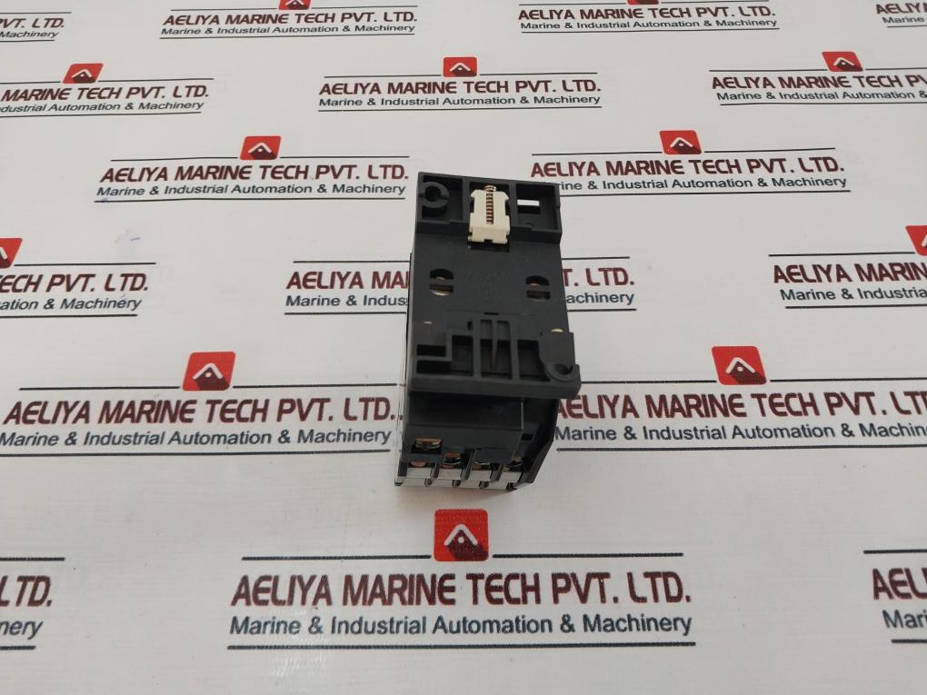 Siemens 3Th82 44-0X Contactor Relay 16A 660V