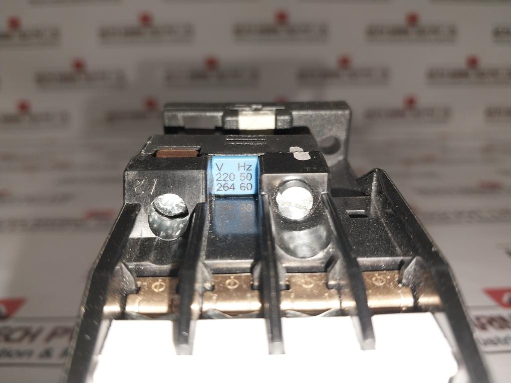 Siemens 3Th82 44-0X Contactor Relay 16A 660V