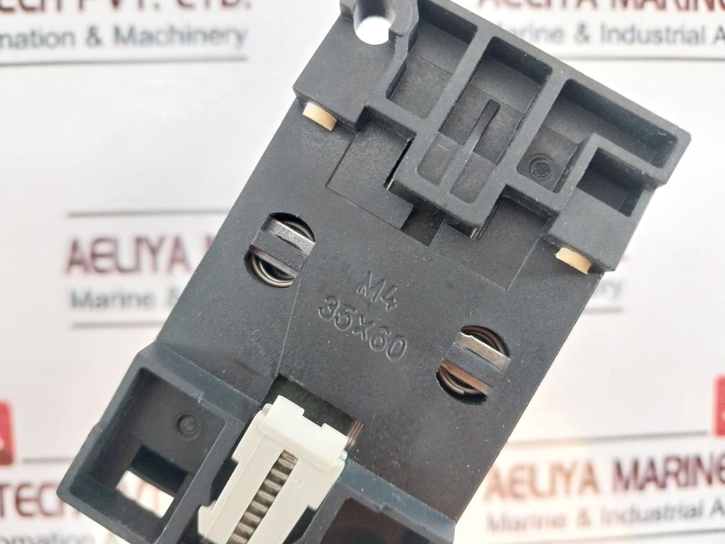 Siemens 3Th82 44-0X Contactor Relay 16A 660V