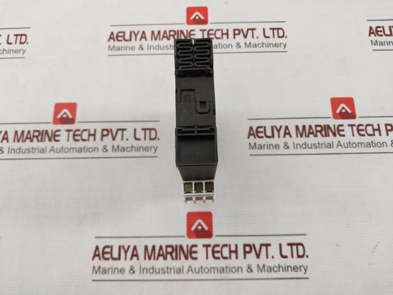 Siemens 3Tk2821-1Cb30 Sirius Safety Relay With Enabling Circuit 300V