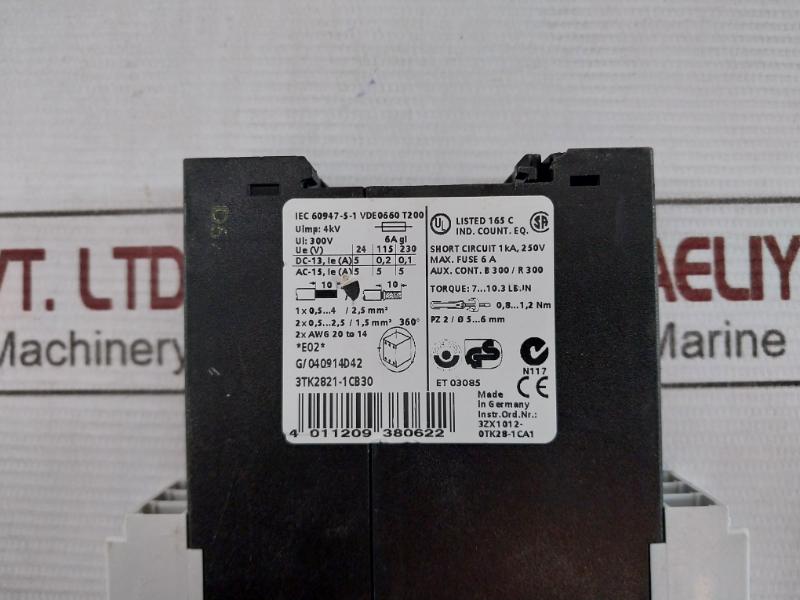 Siemens 3Tk2821-1Cb30 Sirius Safety Relay With Enabling Circuit 300V