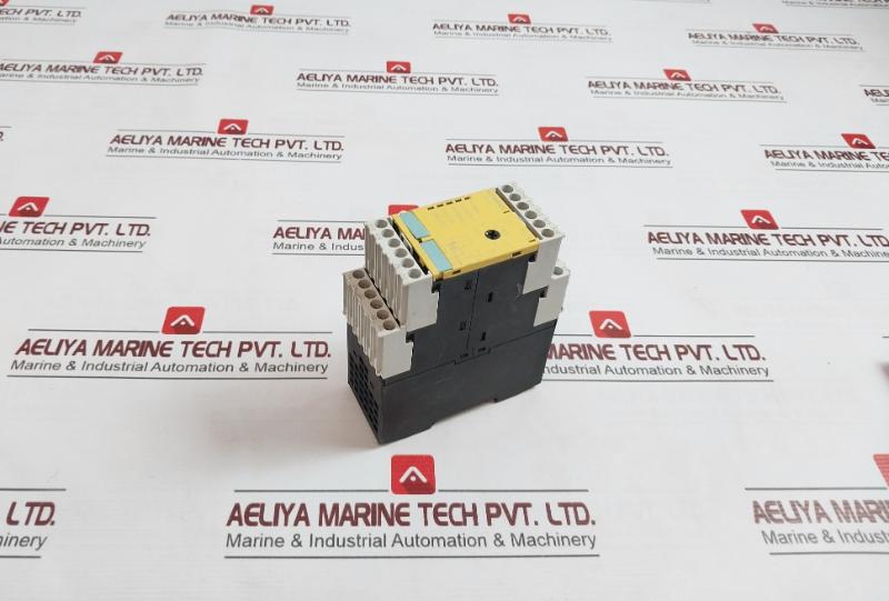 Siemens 3Tk2828-1Bb41 Sirius Safety Relay 3Zx1012-0Tk28-5Ca1 24Vdc Iec 60947-5-1