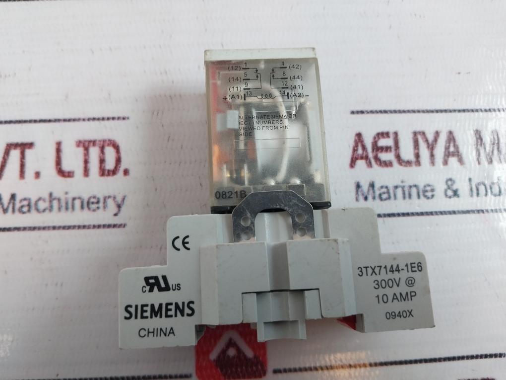 Siemens 3Tx7114-5Lc13 Plug-in Relay With Base 24Vac