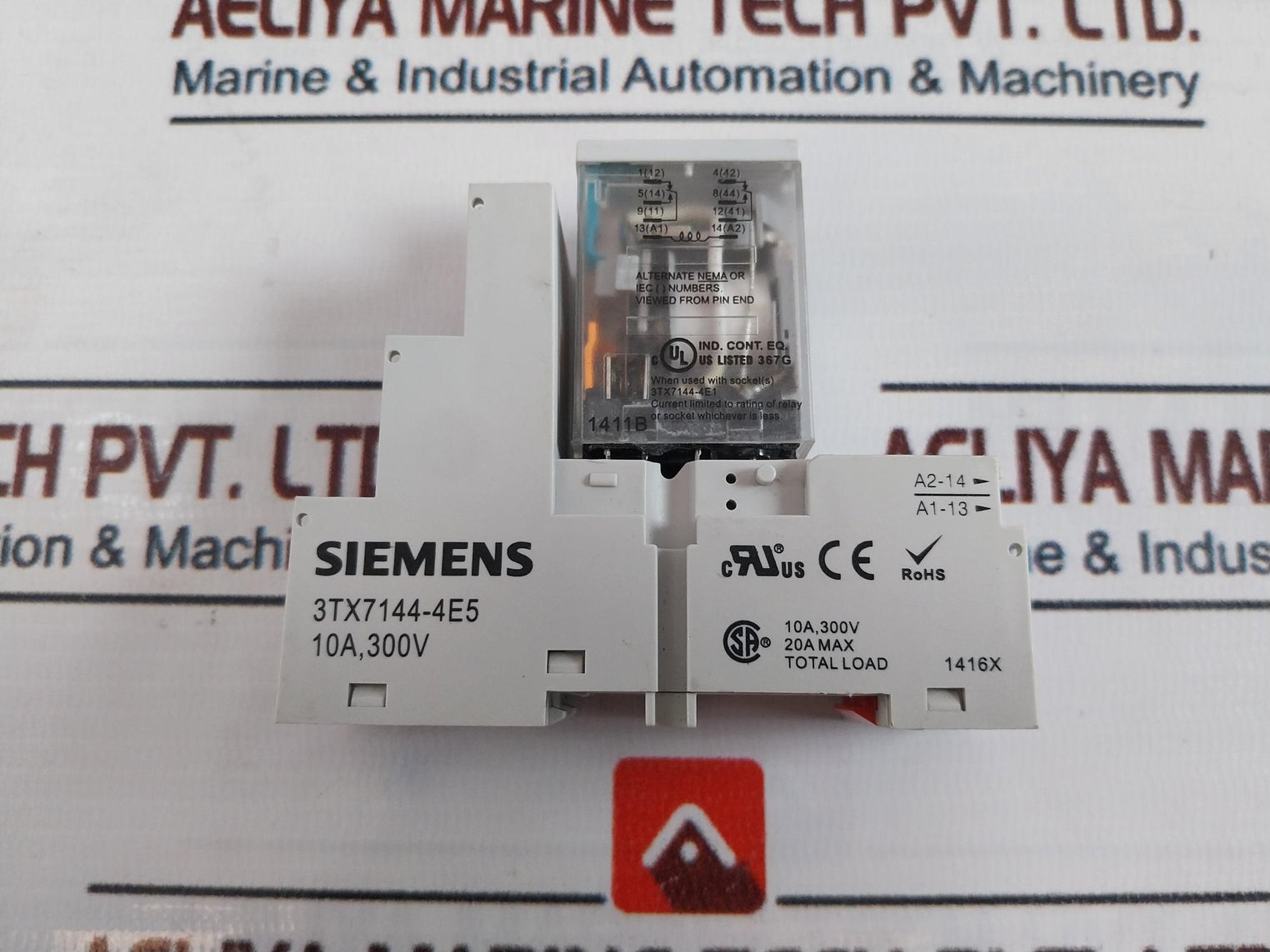 Siemens 3Tx7144-4E5 Relay With Socket Base 10A, 300V
