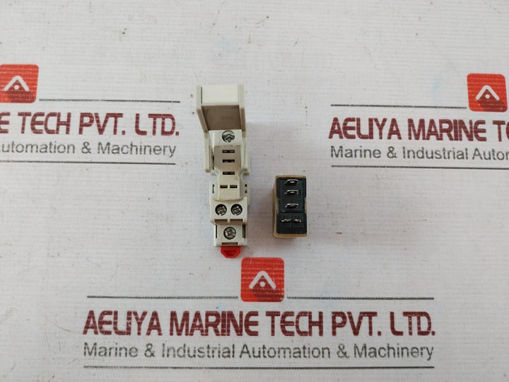 Siemens 3Tx7144-ie7 Relay Socket With Base 220-250Vac 15A 300V 0750Z 97899