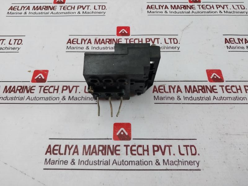 Siemens 3Ua4801-0T Overload Relay 750V 900V Ie 1A 500V Vde 0660