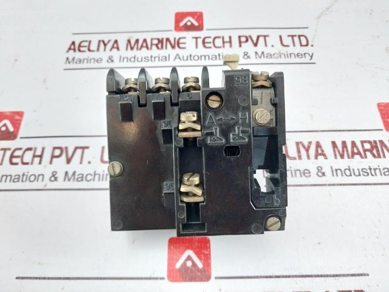 Siemens 3Ua4801-0T Overload Relay 750V 900V Ie 1A 500V Vde 0660