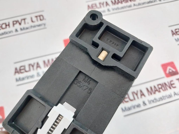Siemens 3Ux1425 Terminal Bracket