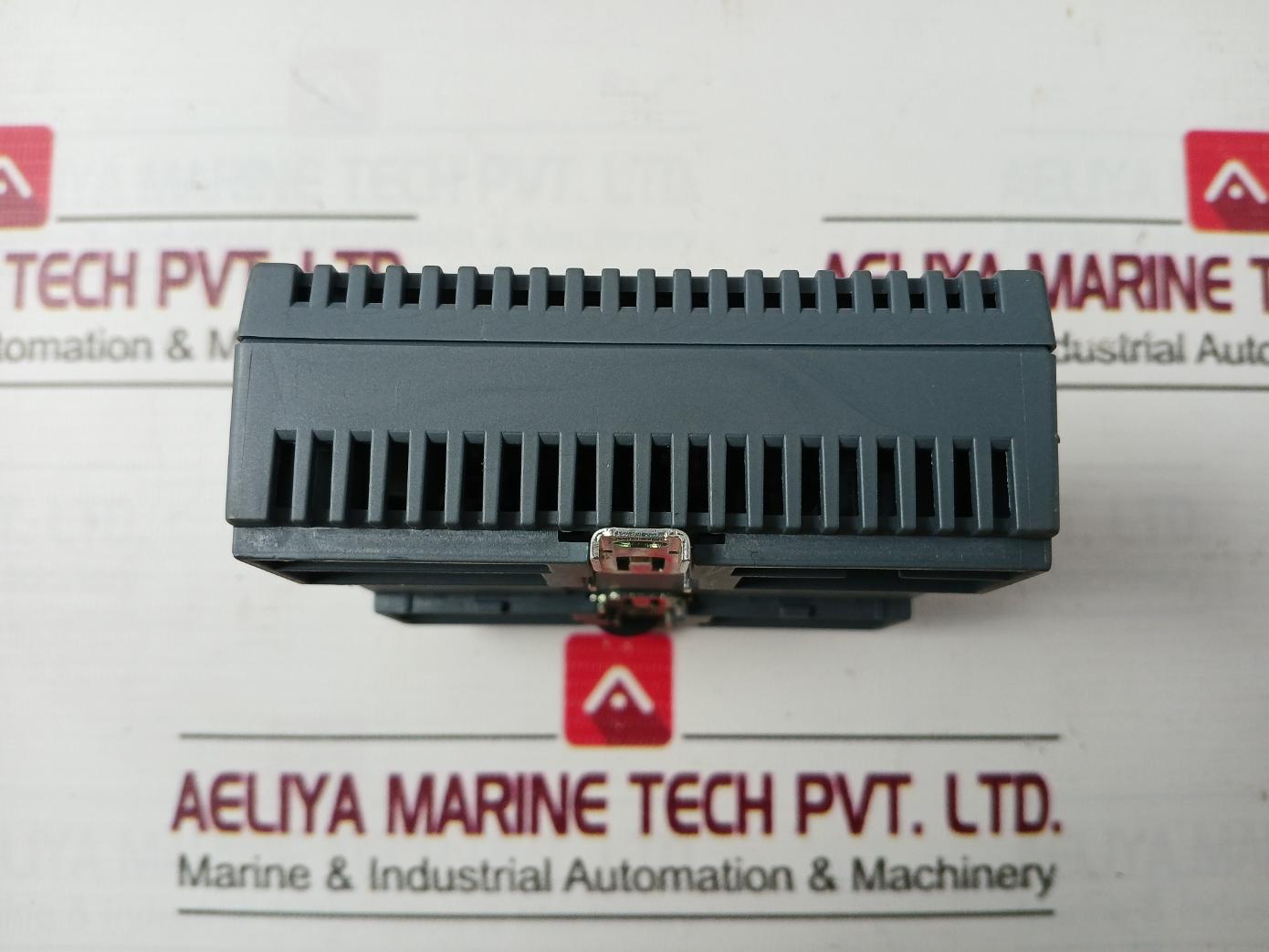 Siemens 3Va9987-0Ta20 Com100 Data Concentrator 24V 8W