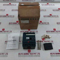 Siemens 3Vt8032-1Aa04-0Aa2 Molded Case Circuit Breaker 50/60Hz 4 Pole 500Vac
