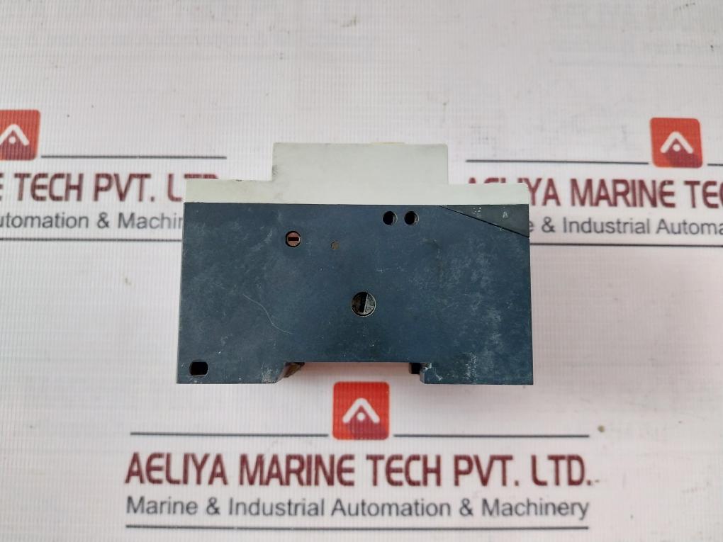 Siemens 3Vu1300-1Mg00 Circuit Breaker Ac-3 50/60Hz I: 19A G/9250A111