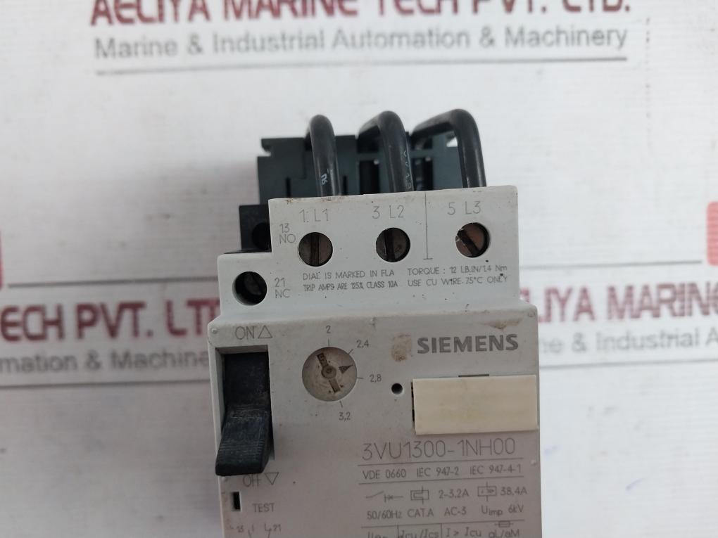 Siemens 3Vu1300-1Nh00 Motor Starter Protector 2-3.2A 50/60Hz 600Vac Max