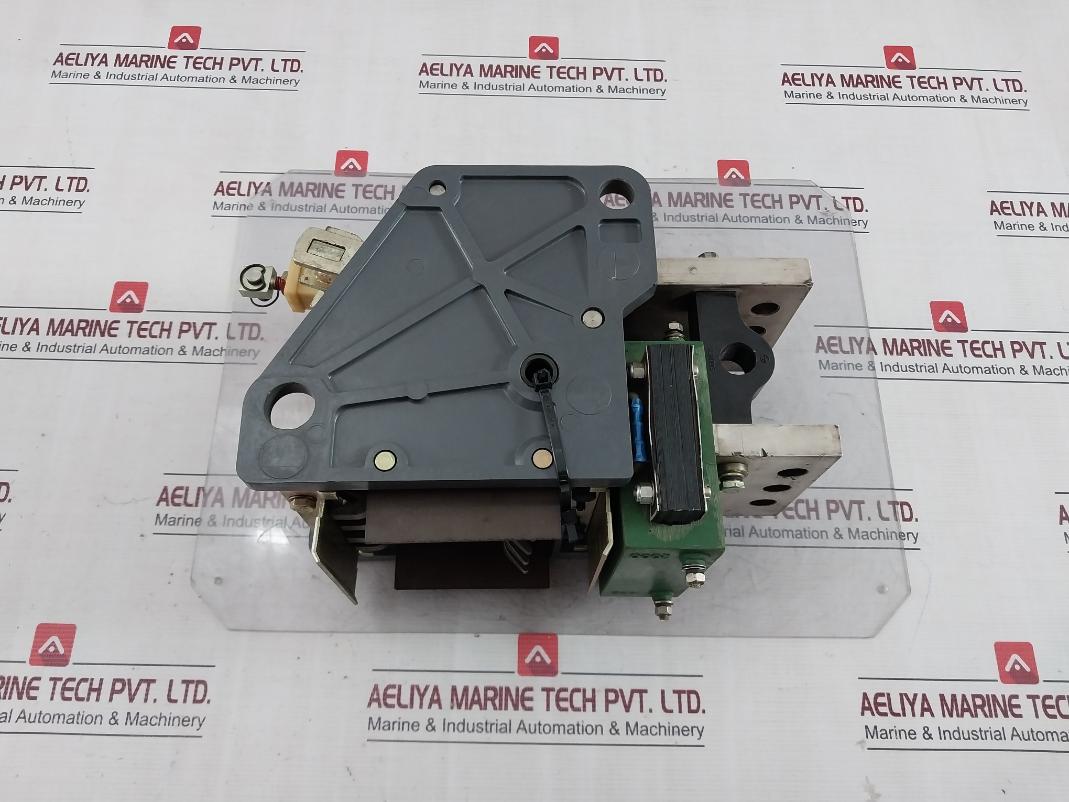 Siemens 3Wb1561 0Jb05 0Aa1 Air Circuit Breaker (Part Only)