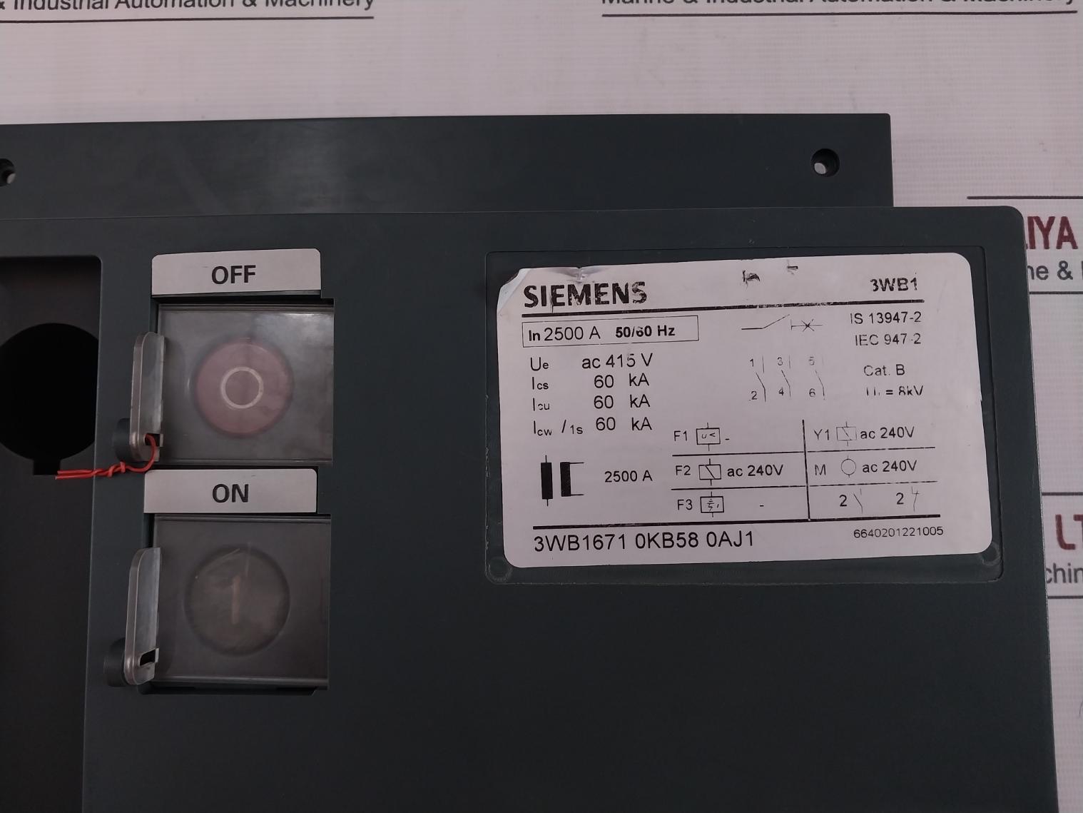 Siemens 3Wb1671 0Kb58 0Aj1 Panel Cover Iec 947-2 50/60Hz 2500A