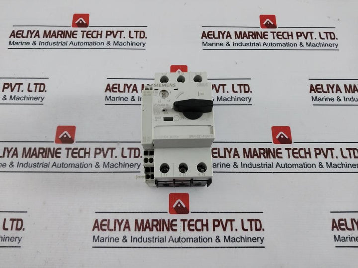 Siemens 3RV1021-1GA10 Circuit Breaker W/ 3RV1901-2A Aux Contact Switch 50/60Hz