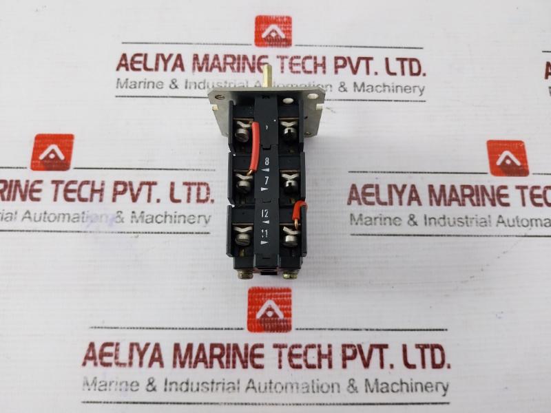 Siemens 3ST1207-2BE01 Control Switch for Motor 10A 600VAC