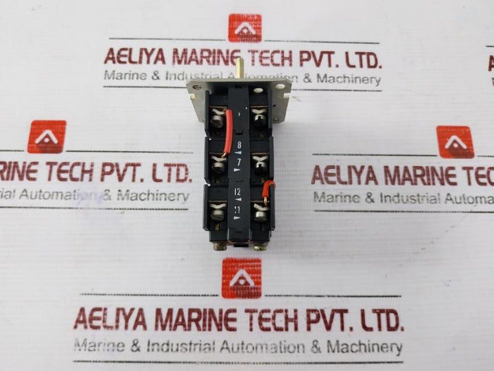 Siemens 3ST1207-2BE01 Control Switch for Motor 10A 600VAC