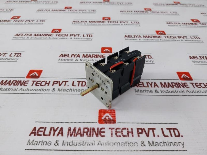 Siemens 3ST1207-2BE01 Control Switch for Motor 10A 600VAC
