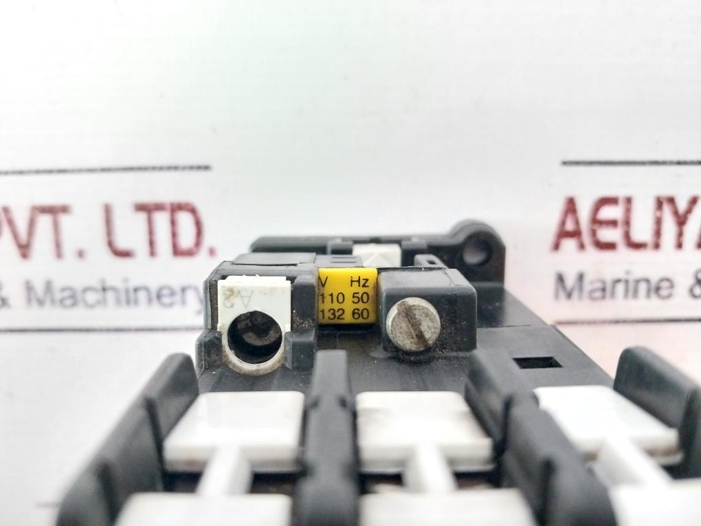 Siemens 3TF32 00-0A Air Break (Power) Contactor 30A 660v~ 50/60hz