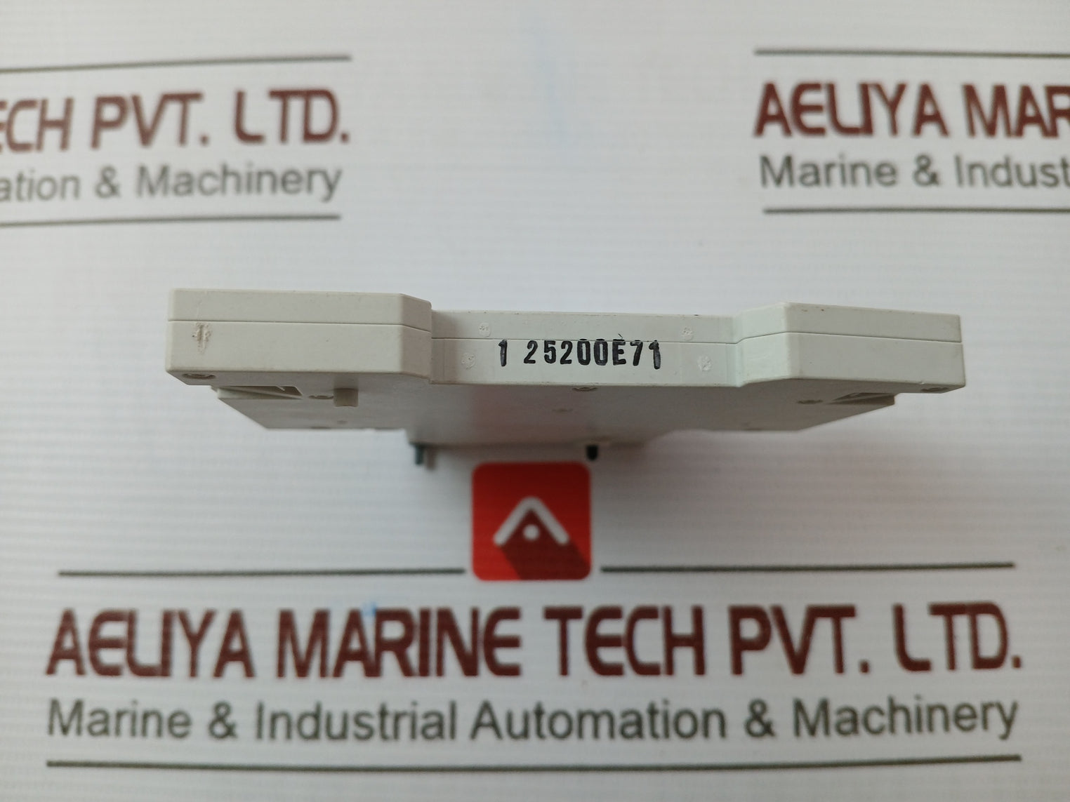 SIEMENS 5ST3010 Auxiliary Circuit Switch 440V 16A 125200E71 60/75C