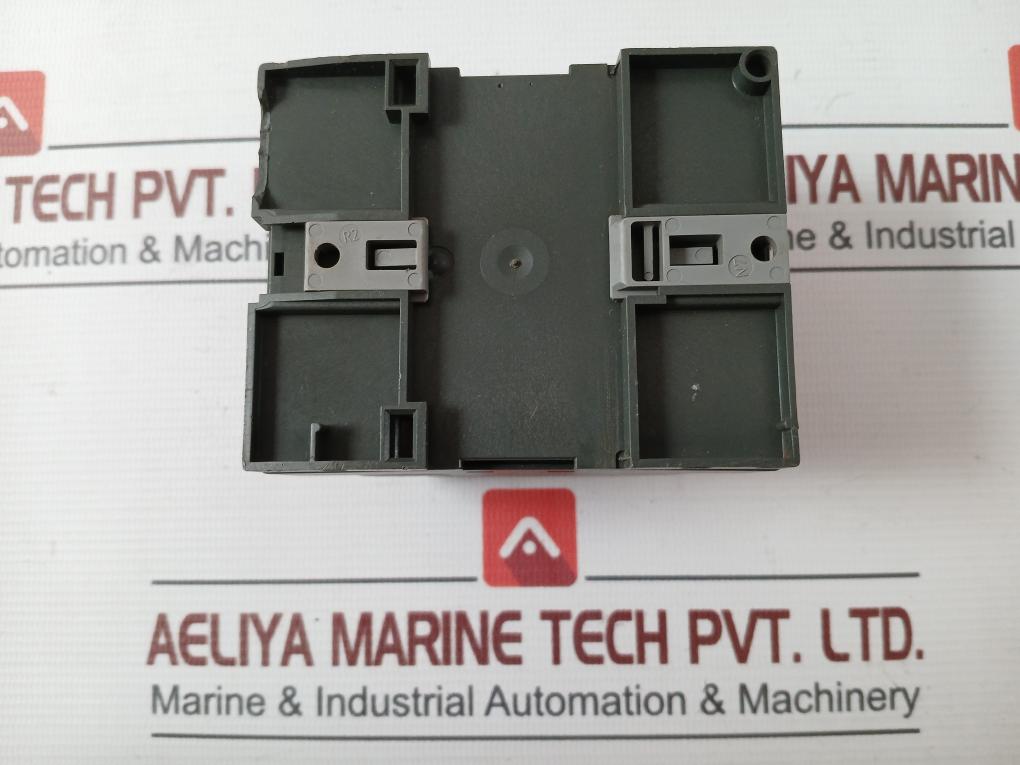 Siemens 6Ed1 052-1Fb00-0Ba4 Logic Module Display Ac/Dc 115..240V 8Xac/Dc