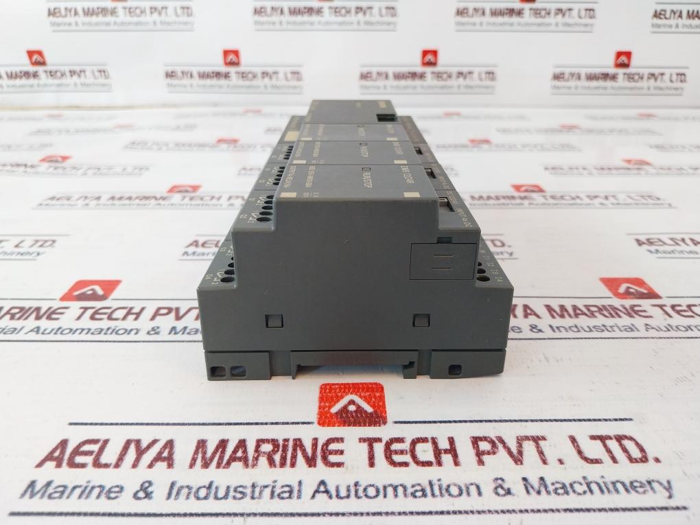 Siemens 6ED1 052-2MD00-0BA5/ 6ED1 055-1MB00-0BA1 Logic Module