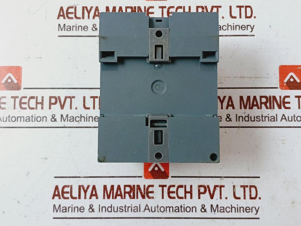Siemens 6Ed1052-2Md00-0Ba8 Logic Module Logo Bm 12/24Rceo 4X Relay/10A