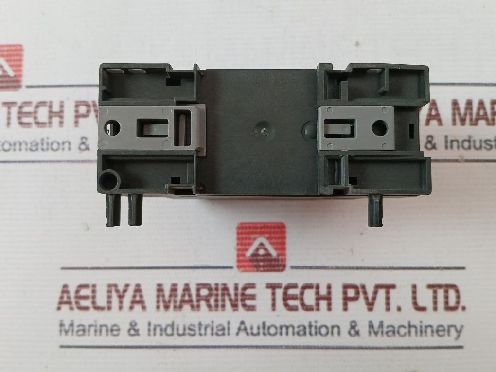 Siemens 6Ed1 055-1Hb00-0Ba0 Expansion Module Dm8 24R Dc 24V 5A/Ac 240V 5A