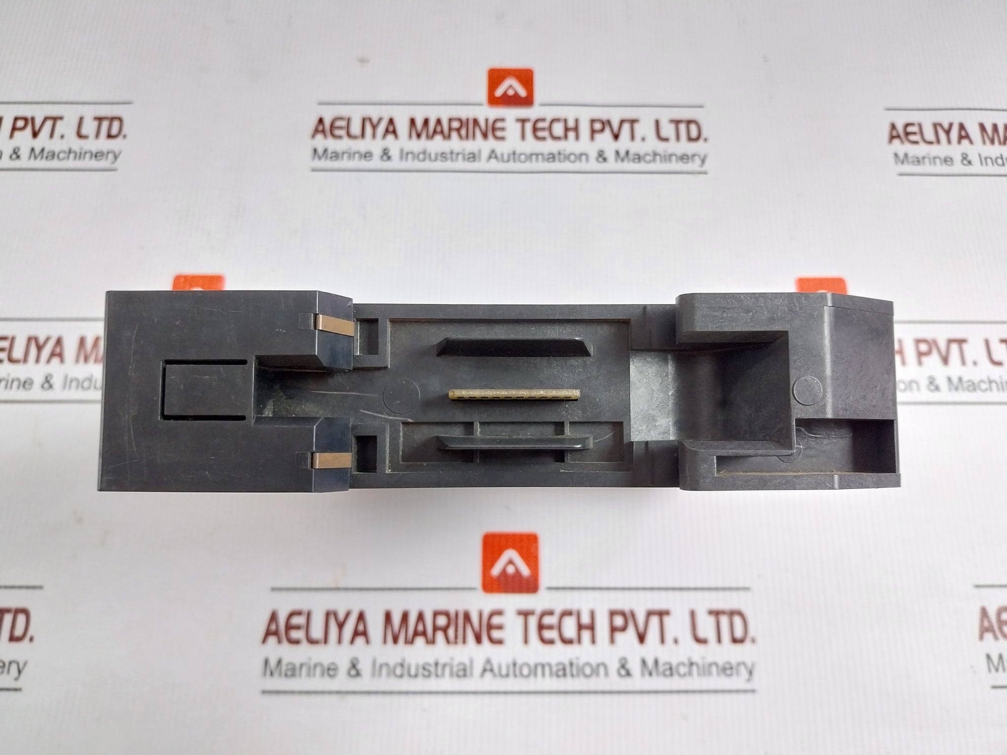 Siemens 6Es5 410-7Aa 11 Digital Output Module 24Vdc