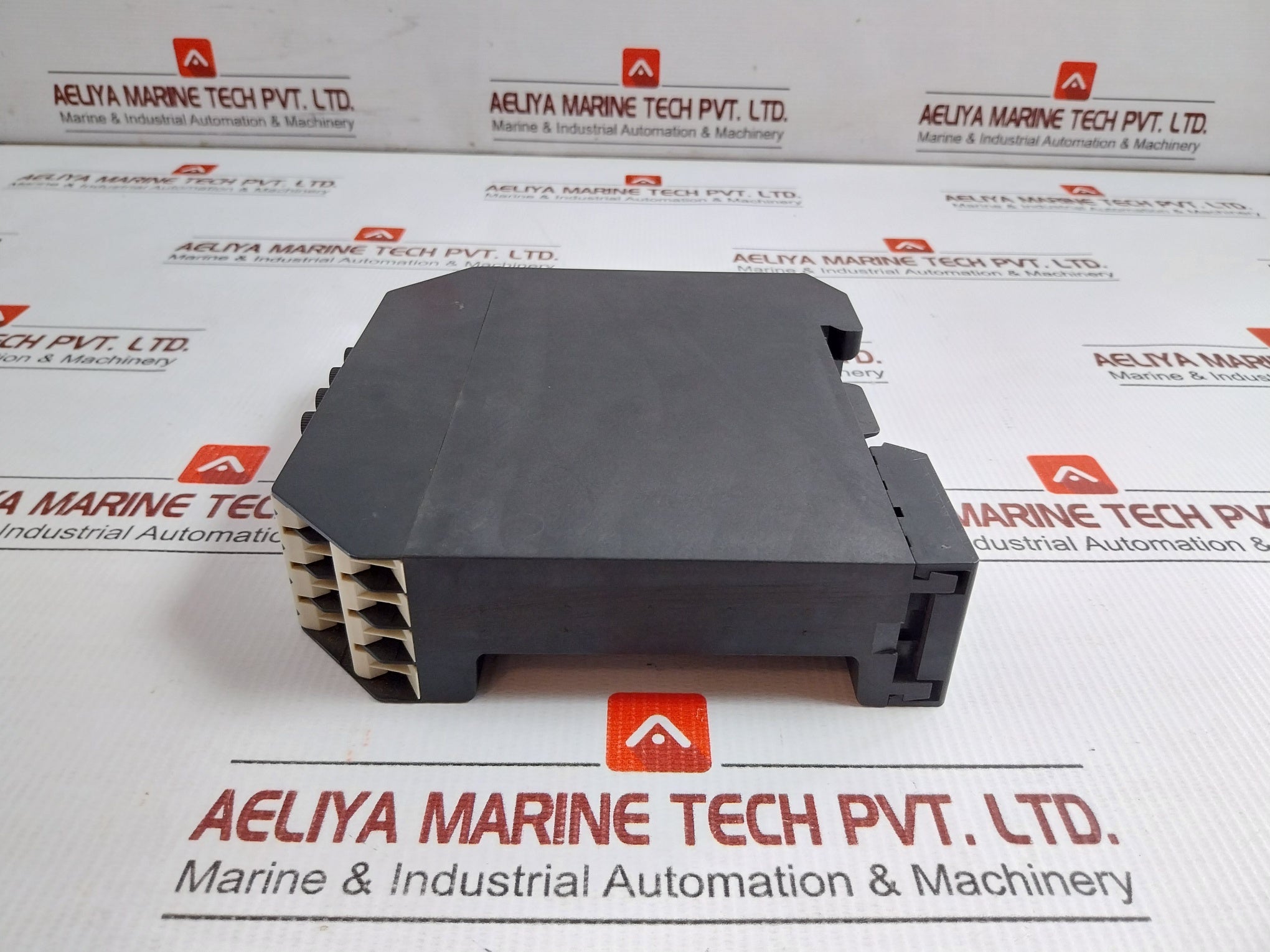 Siemens 6Es5 410-7Aa 11 Digital Output Module 24Vdc