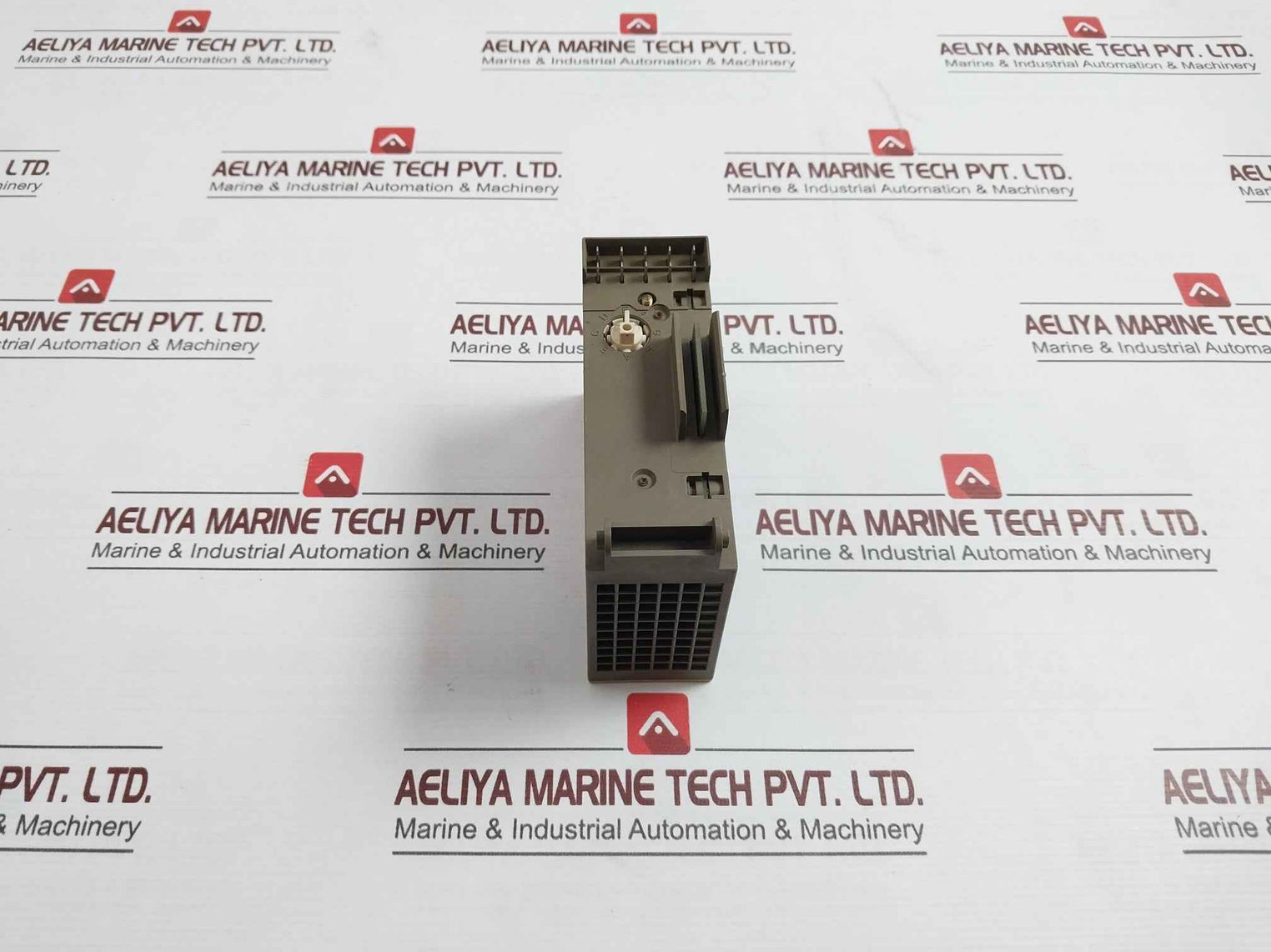 Siemens 6Es5 441-8Ma11 Digital Output Module 8X24V Dc/0.5A