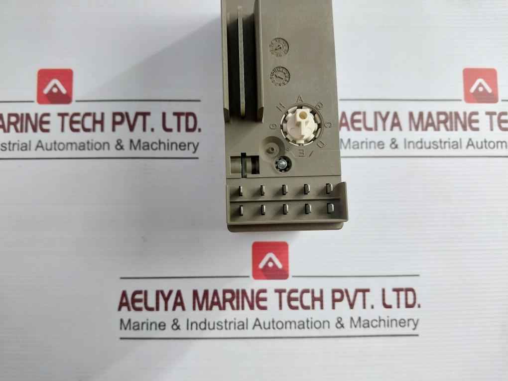 Siemens 6Es5 441-8Ma11 Digital Output Unit 8X24V Dc/0.5A 5W