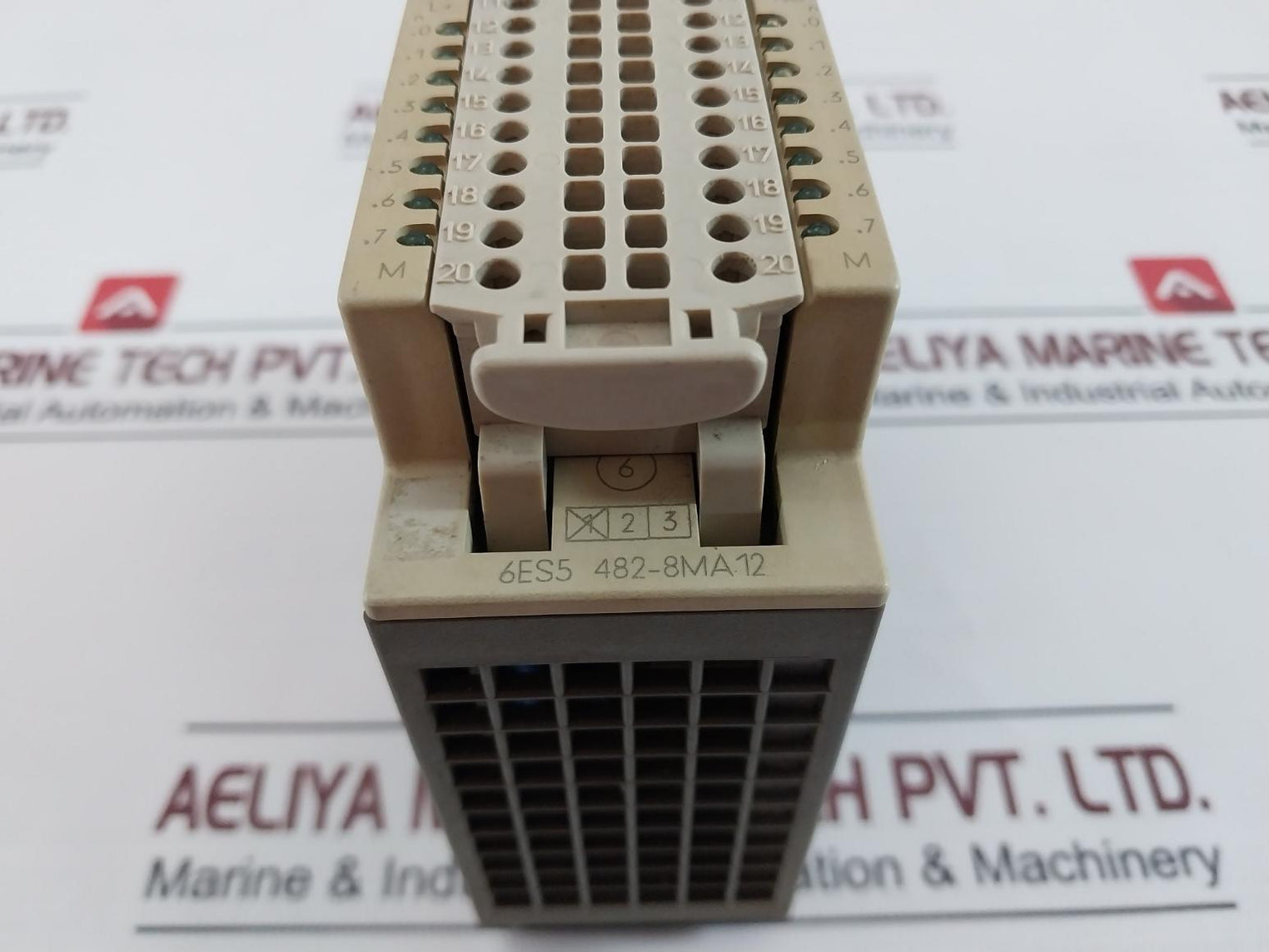 Siemens 6Es5 482-8Ma12 Digital Input-output Module 32X24Vdc 0.1A 0.5A