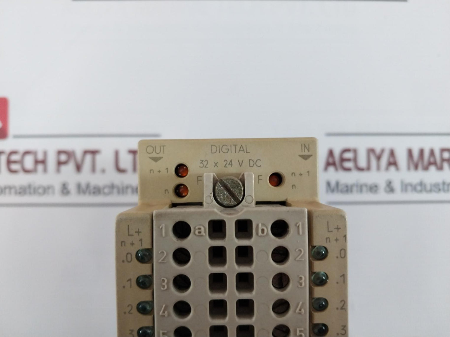 Siemens 6Es5 482-8Ma12 Digital Input-output Module 32X24Vdc 0.1A 0.5A