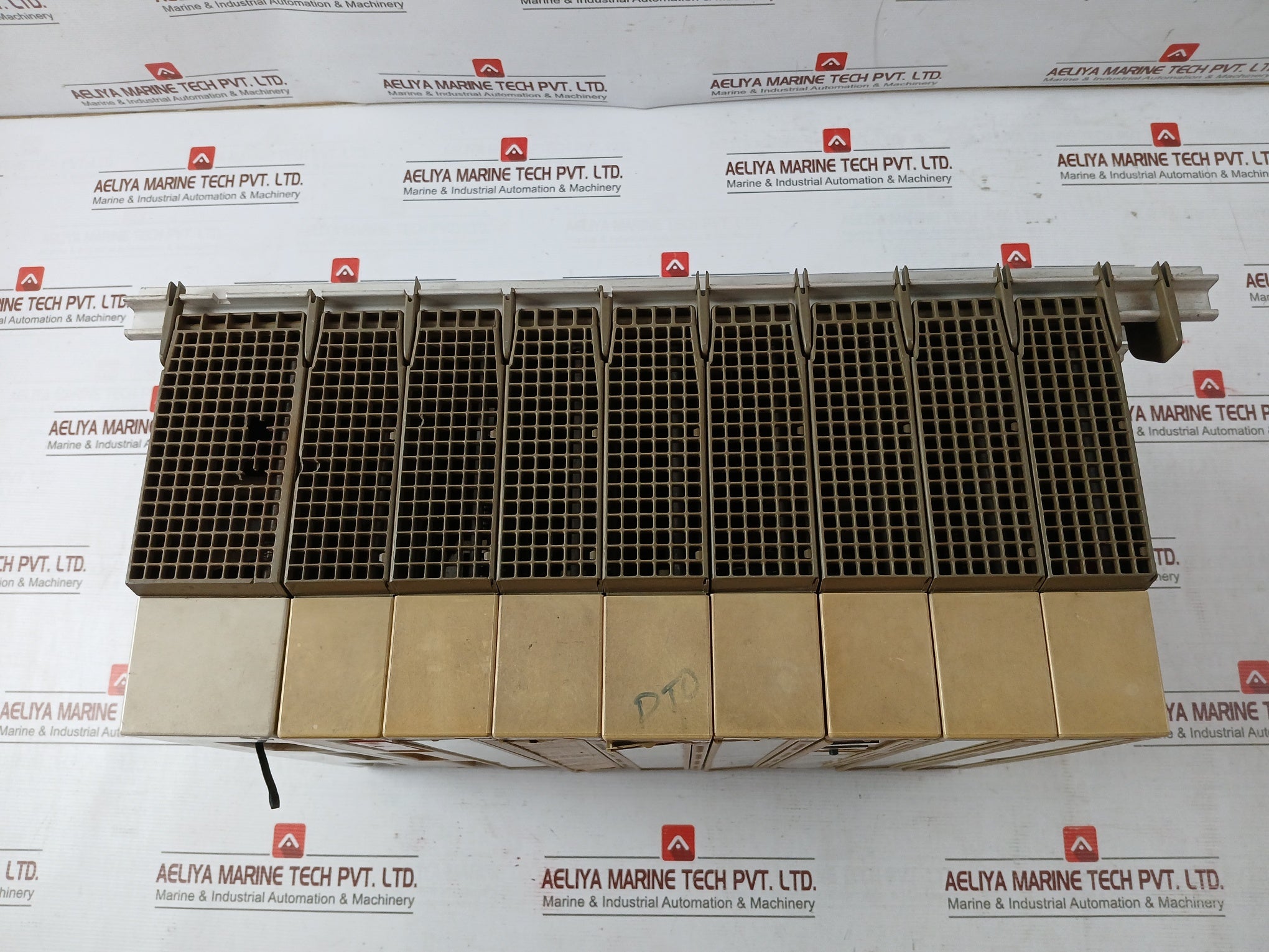 Siemens 6Es5943-7Ua11 Plc Rack 458-7La11 460-7La12 430-7La12 451-7La11 482-7La11