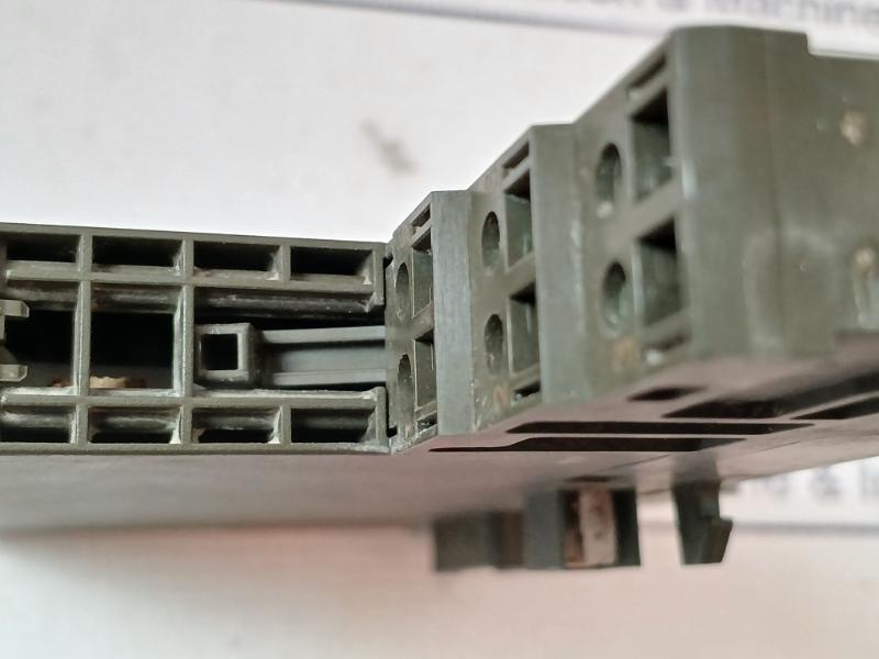 Siemens 6Es7 132-4Hb00-0Ab0 Output Module 24V Dc