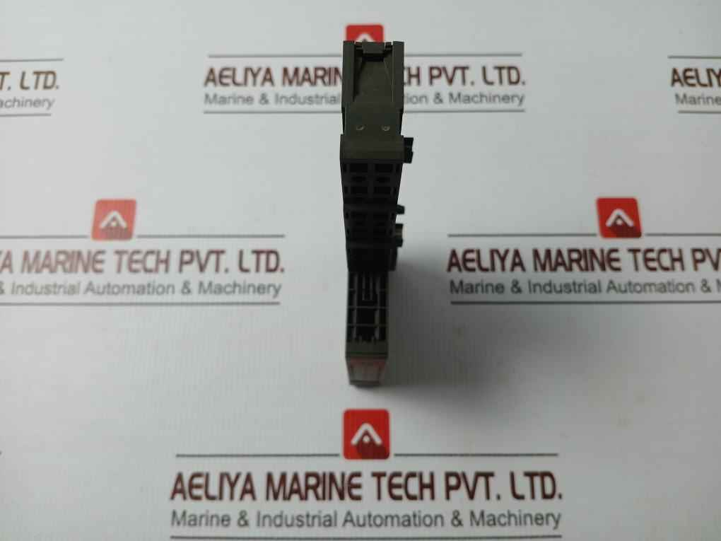 Siemens 6Es7 132-4Hb01-0Ab0 Output Module Ac230V 5A