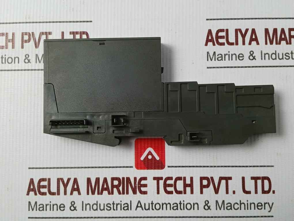 Siemens 6Es7 132-4Hb01-0Ab0 Output Module Ac230V 5A