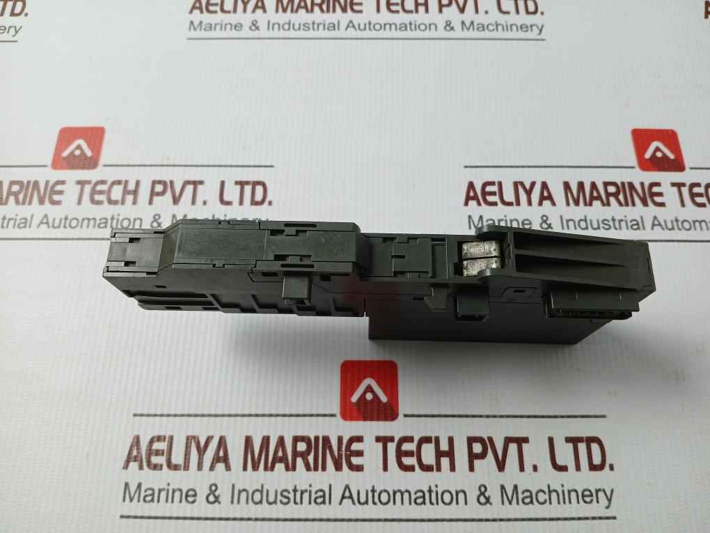 Siemens 6Es7 132-4Hb01-0Ab0 Output Module Ac230V 5A