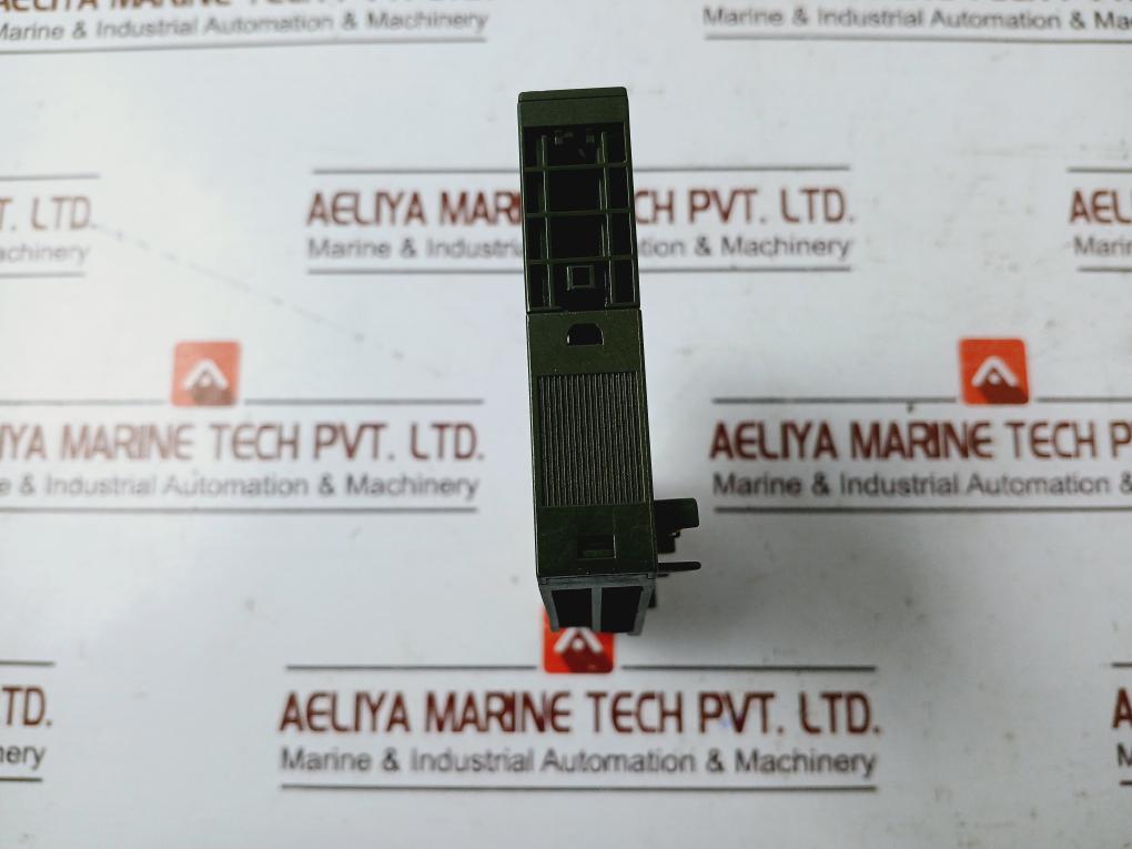 Siemens SIMATIC 6ES7138-4CB11-0AB0 Power Module W/ Terminal Block 193-4CC20-0AA0